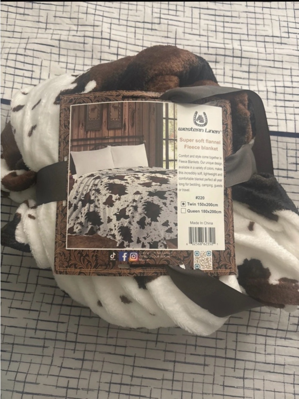 Cowhide Print Plush Fleece Blanket - Brown & White